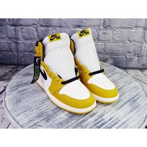 Jordan 1 Retro High GS "Yellow Ochre" Yellow Ochre/Black-Sail 6Y Women 7.5 NIB